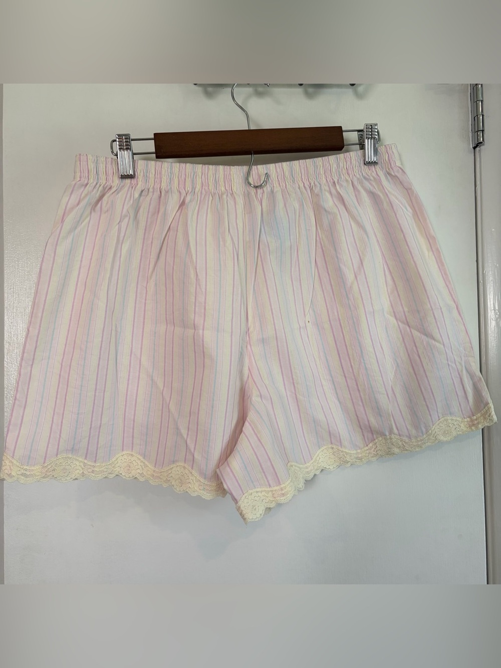 Vintage Lace Trim High Rise Boxer Shorts. Pastel Stripes. Size: XL. 100% Cotton. - Picture 3 of 6